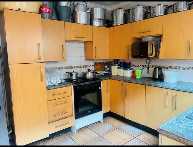 4 BEDROOM HOUSE FOR SALE IN KWAZAKHELE